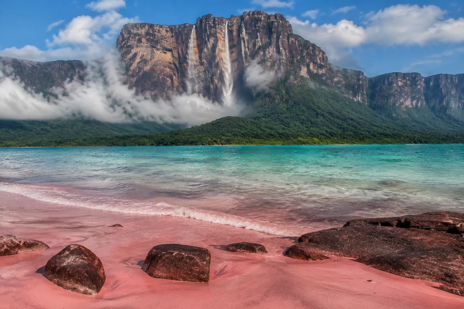 Canaima Lagoon, Venezuela